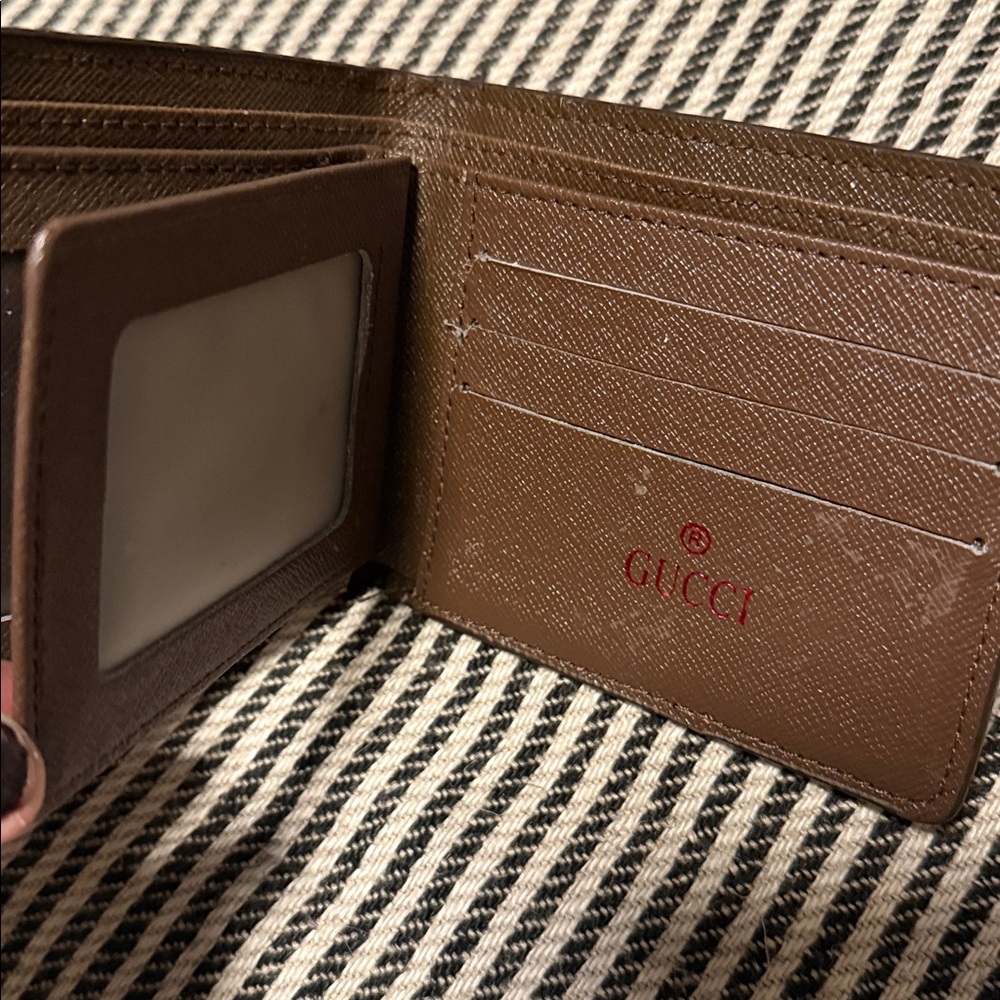 Gucci Tiger Print Card Holder - Picture 9 of 9